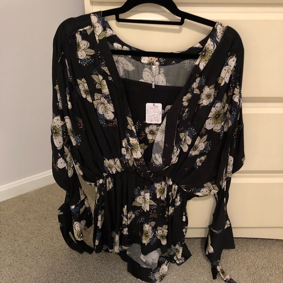 Free People Tops - Free People black long sleeve tunic